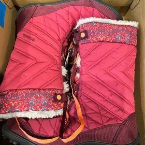New in box: Columbia winter boots, Dark Fuchsia, youth 7
